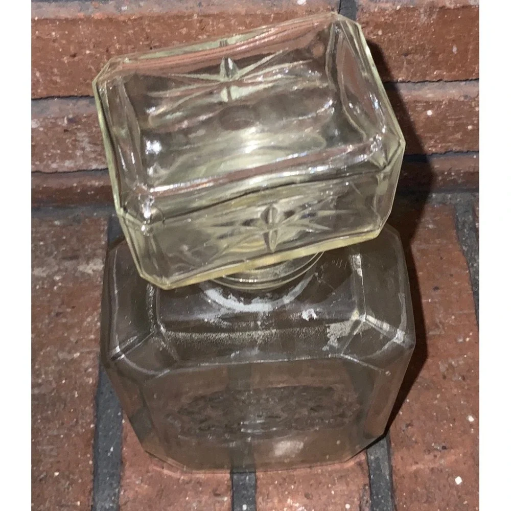 Vintage Octagonal Glass Liquor Decanter Heraldic Crest Starburst Stopper Clear‎